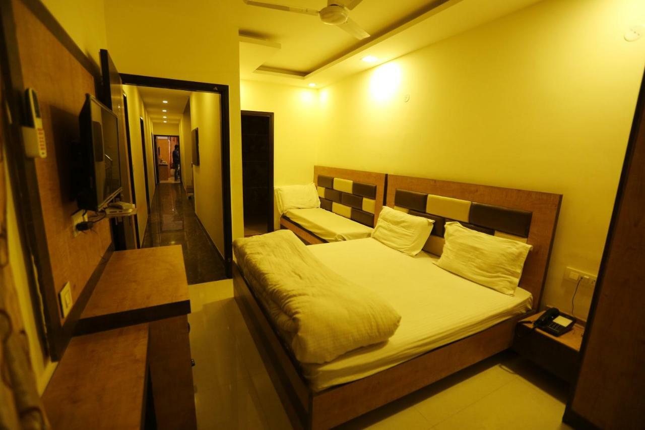 Hotel Golden Heart أمريتسار المظهر الخارجي الصورة